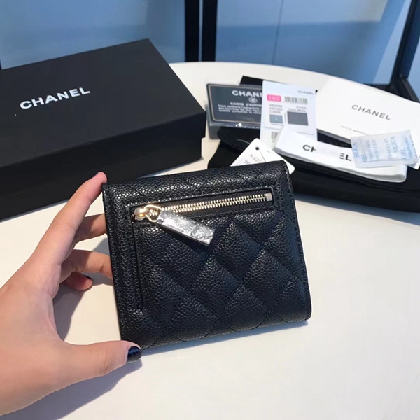 シャネル財布側面デザイン